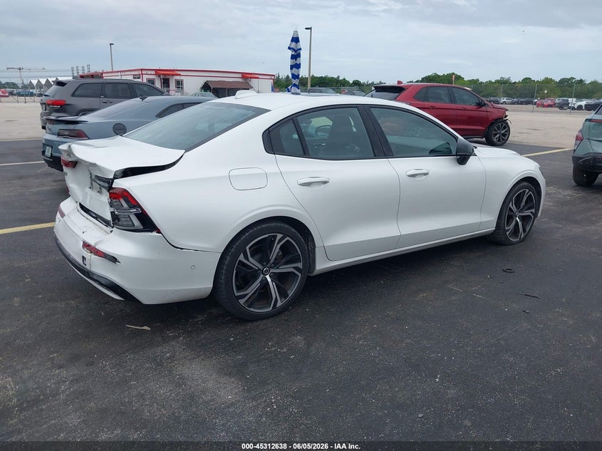 2024 Volvo S60 VIN 7JRL12FLXRG284511 IAAI salvage auction — REAR END, Salvage Title, sold $14,125 on 2026-07-16 (photo 4)