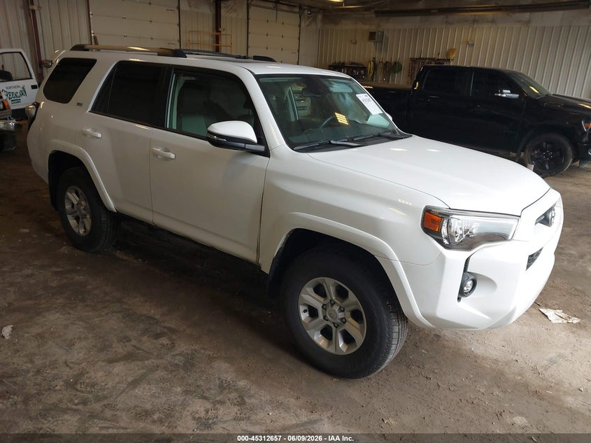 2024 Toyota 4runner VIN JTENU5JR0R6269061 IAAI salvage auction — REAR END, Salvage Title, sold $17,100 on 2026-07-21 (photo 1)