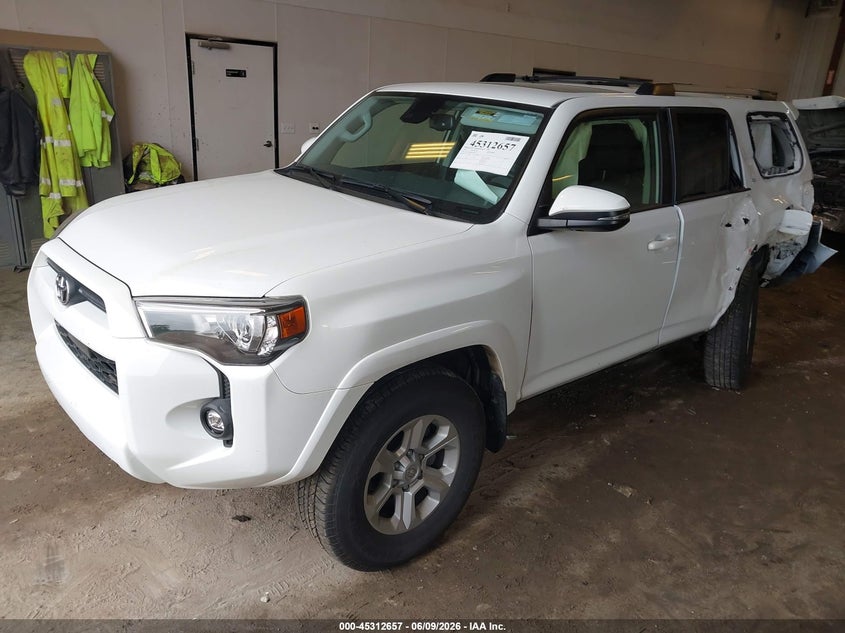 2024 Toyota 4runner VIN JTENU5JR0R6269061 IAAI salvage auction — REAR END, Salvage Title, sold $17,100 on 2026-07-21 (photo 2)
