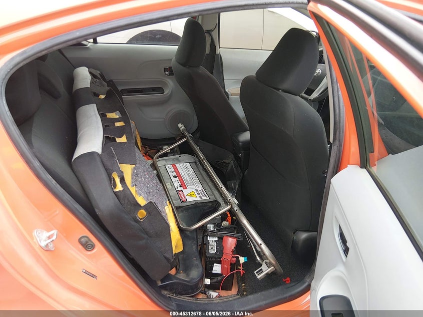 2012 Toyota Prius c VIN JTDKDTB33C1010736 IAAI salvage auction — NORMAL WEAR, Original (Texas), sold $800 on 2026-07-13 (photo 8)
