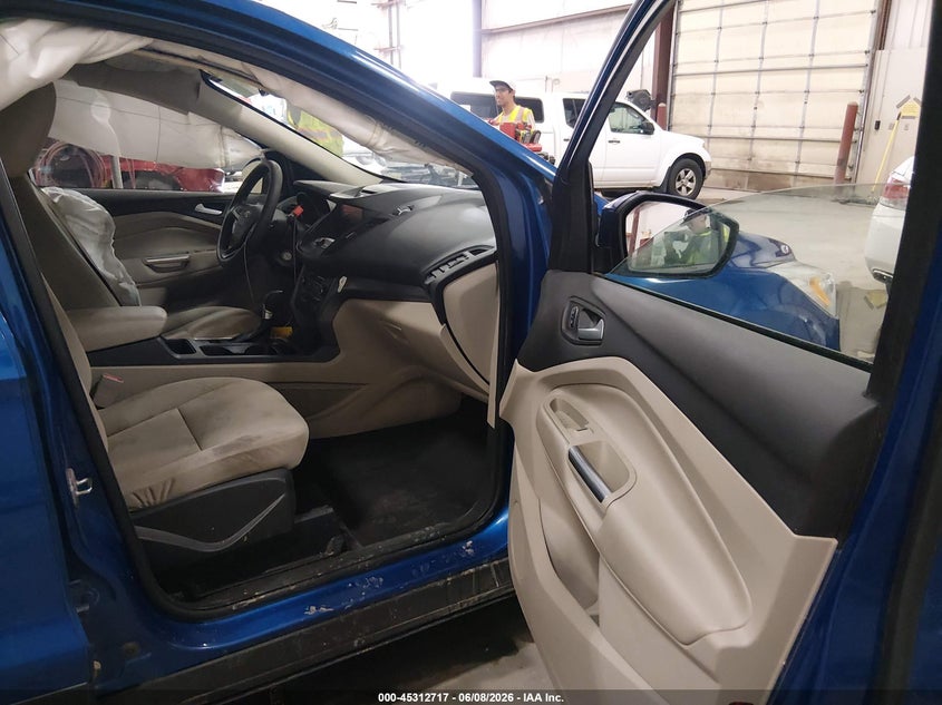 2017 Ford Escape VIN 1FMCU9G95HUA94225 IAAI salvage auction — SIDE, Salvage Title, sold $1,400 on 2026-07-24 (photo 5)