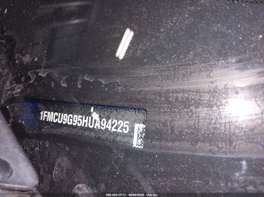 2017 Ford Escape VIN 1FMCU9G95HUA94225 IAAI salvage auction — SIDE, Salvage Title, sold $1,400 on 2026-07-24 (photo 9)