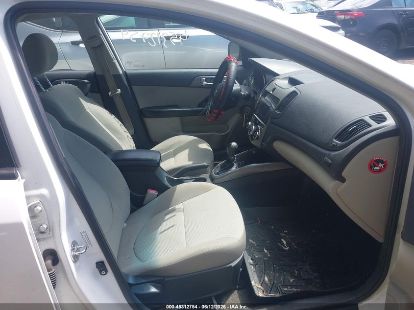 2013 Kia Forte VIN KNAFU4A21D5724839 IAAI salvage auction — NORMAL WEAR, Clear (New York), sold $700 on 2026-07-14 (photo 5)