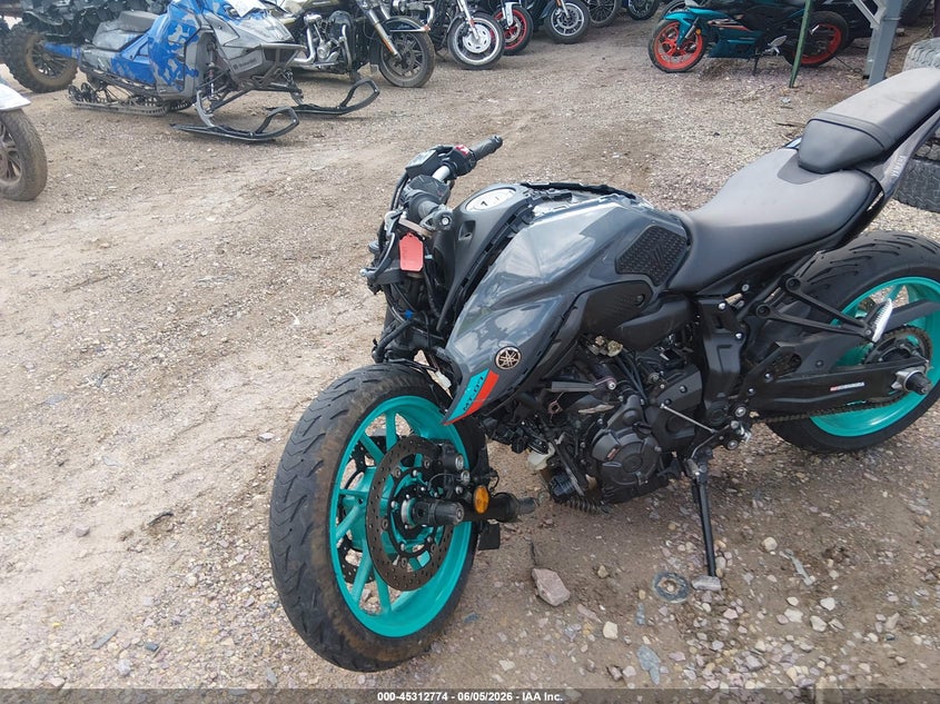 2022 Yamaha Mt VIN JYARM32E0NA004259 IAAI salvage auction — FRONT END, Salvage Title, sold $525 on 2026-07-29 (photo 2)