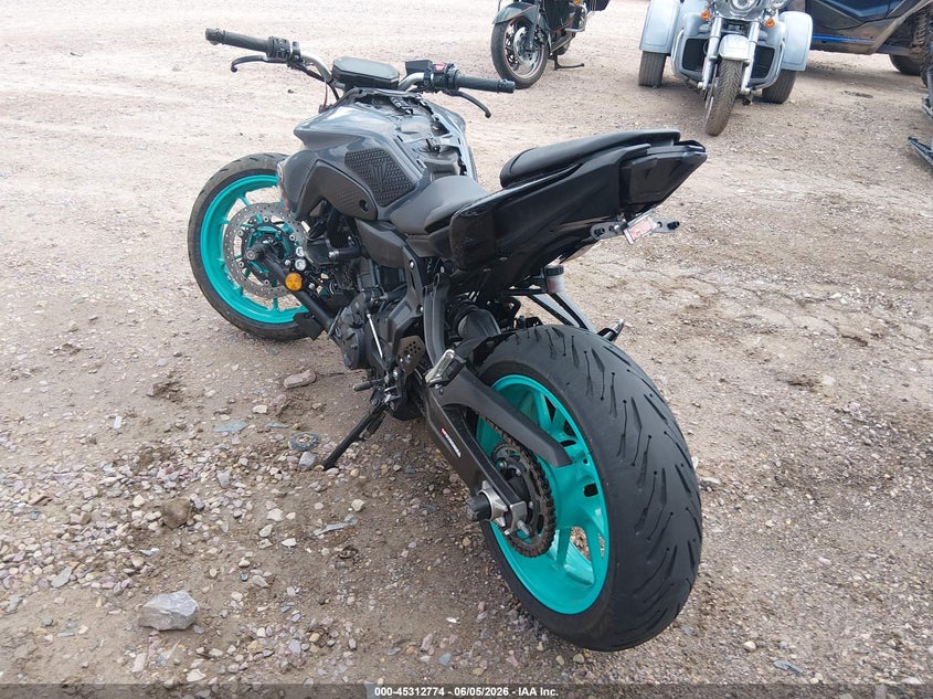2022 Yamaha Mt VIN JYARM32E0NA004259 IAAI salvage auction — FRONT END, Salvage Title, sold $525 on 2026-07-29 (photo 3)