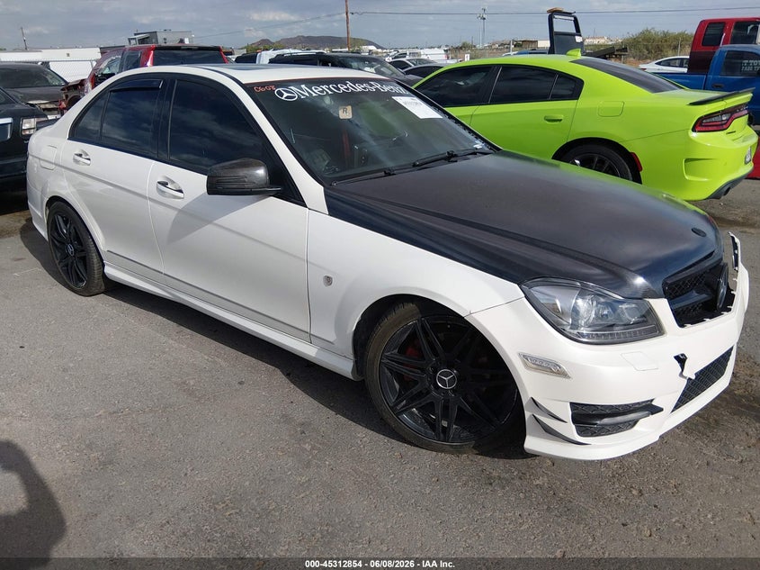 2013 Mercedes-benz C-klasse VIN WDDGF4HB6DA778979 IAAI salvage auction — LEFT FRONT, Salvage Title, sold $25 on 2026-08-05 (photo 1)