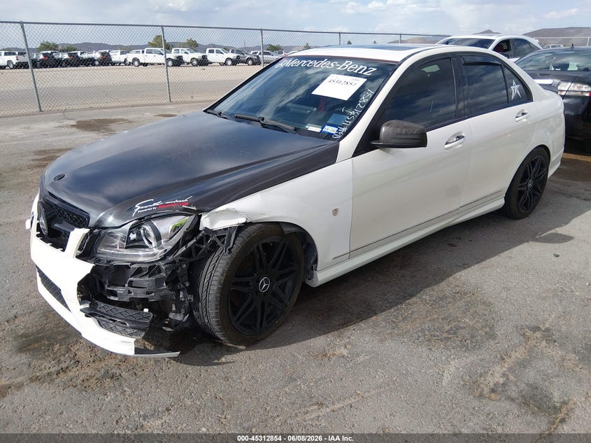 2013 Mercedes-benz C-klasse VIN WDDGF4HB6DA778979 IAAI salvage auction — LEFT FRONT, Salvage Title, sold $25 on 2026-08-05 (photo 2)