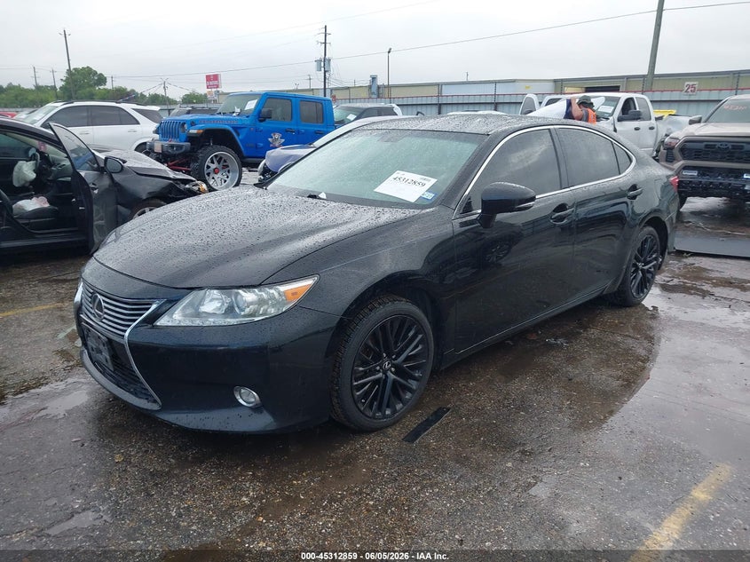 2014 Lexus ES VIN JTHBK1GG3E2123829 IAAI salvage auction — REAR END, Salvage Title, sold $3,900 on 2026-07-15 (photo 2)