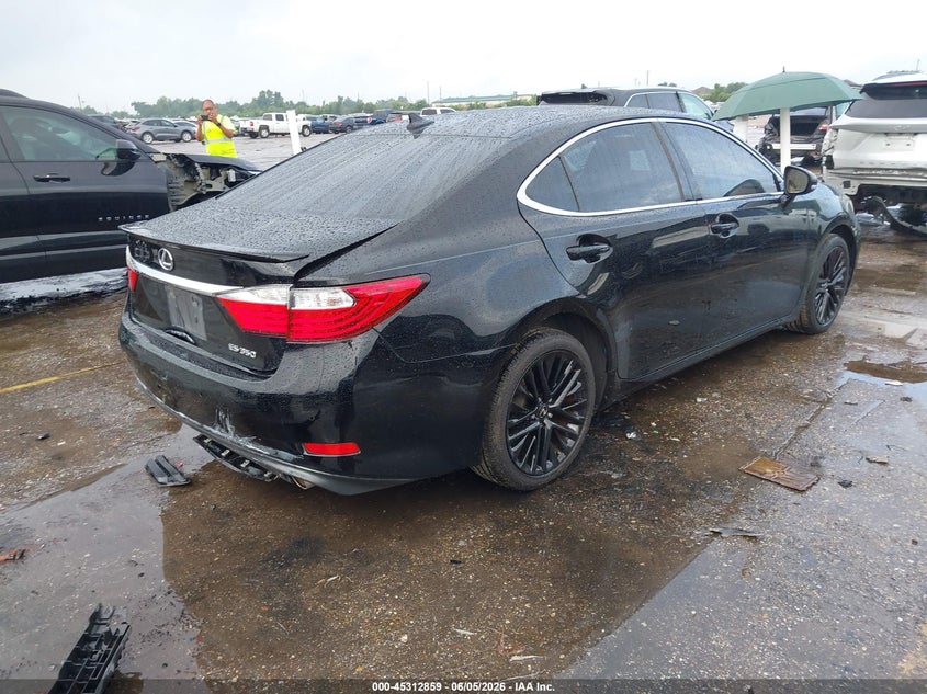 2014 Lexus ES VIN JTHBK1GG3E2123829 IAAI salvage auction — REAR END, Salvage Title, sold $3,900 on 2026-07-15 (photo 4)