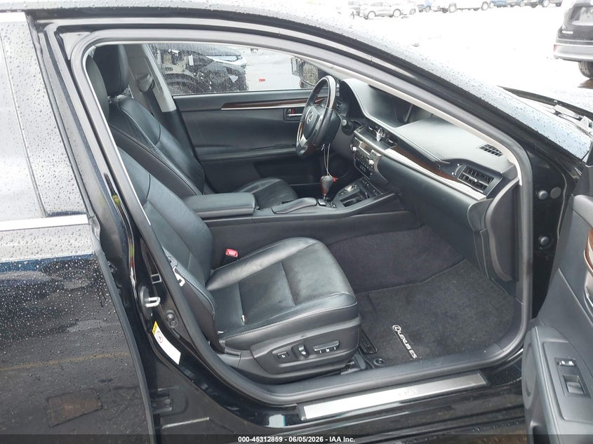 2014 Lexus ES VIN JTHBK1GG3E2123829 IAAI salvage auction — REAR END, Salvage Title, sold $3,900 on 2026-07-15 (photo 5)
