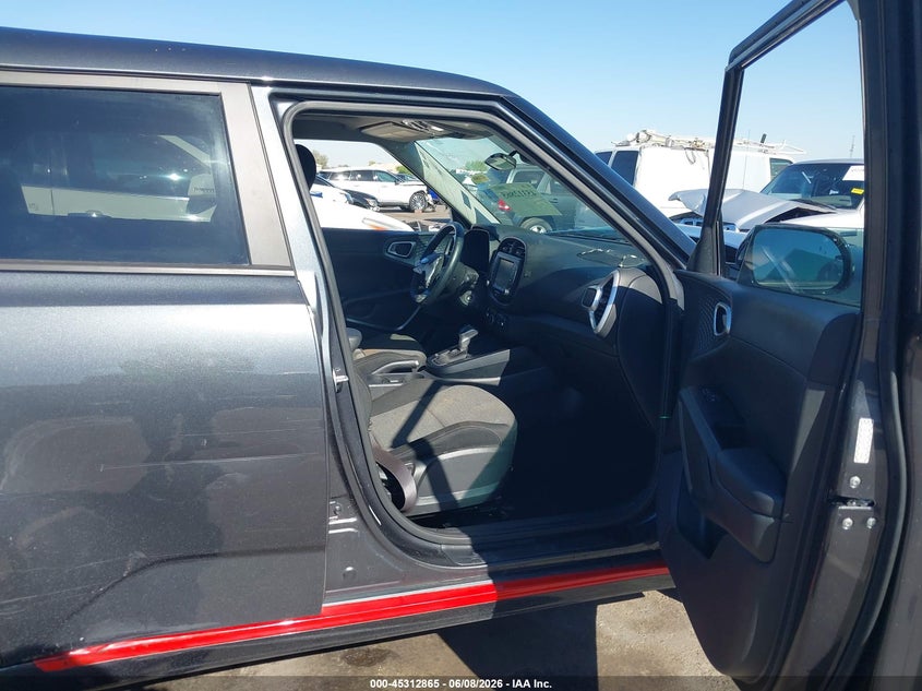 2021 Kia Soul VIN KNDJ63AU6M7774448 IAAI salvage auction — THEFT, Salvage Title, sold $2,100 on 2026-07-14 (photo 5)
