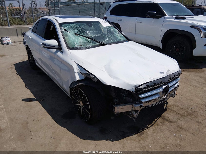 2018 Mercedes-benz C-klasse VIN 55SWF4JB4JU253940 IAAI salvage auction — FRONT & REAR, Salvage Title, sold $2,900 on 2026-07-24 (photo 1)