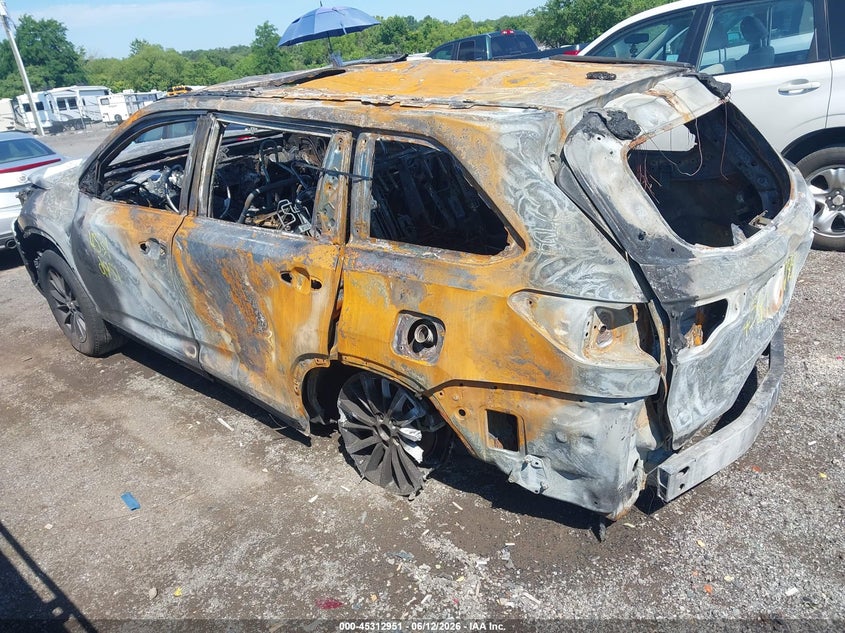 2019 Toyota Highlander VIN 5TDKZRFH0KS358621 IAAI salvage auction — BURN, Non-Repairable (Virginia), sold $750 on 2026-08-01 (photo 3)