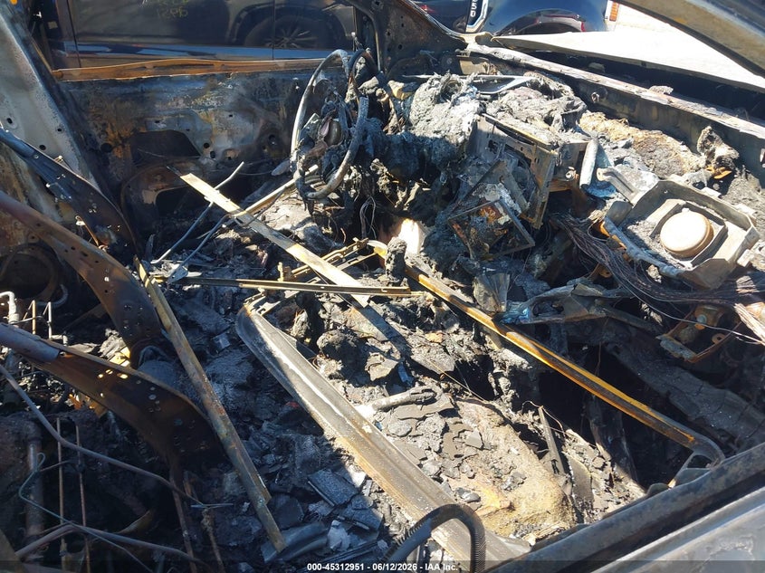 2019 Toyota Highlander VIN 5TDKZRFH0KS358621 IAAI salvage auction — BURN, Non-Repairable (Virginia), sold $750 on 2026-08-01 (photo 5)