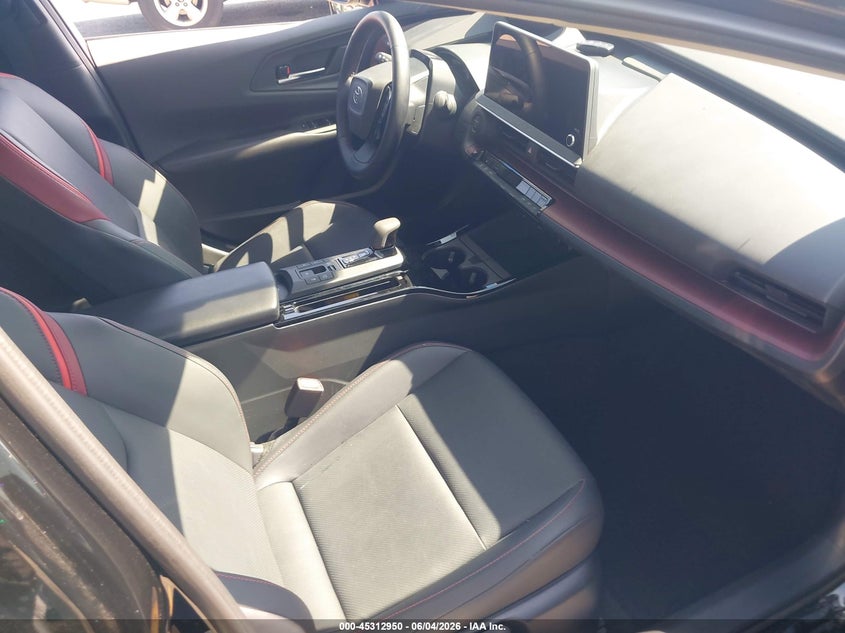 2026 Toyota Prius VIN JTDACACU1T3058234 IAAI salvage auction — RIGHT FRONT, Salvage Title, sold $16,600 on 2026-07-29 (photo 5)