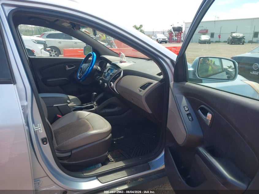 2012 Hyundai Tucson VIN KM8JU3AC3CU495239 IAAI salvage auction — NORMAL WEAR, Clear (Illinois), sold $1,475 on 2026-07-08 (photo 5)