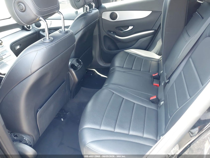 2019 Mercedes-benz Glc VIN WDC0G4JB7KF607218 IAAI salvage auction — RIGHT FRONT, Salvage Title, sold $5,200 on 2026-07-29 (photo 8)