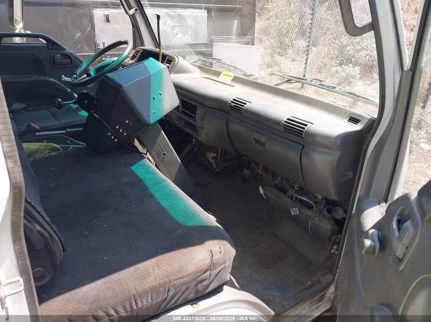 2001 Isuzu Npr VIN JALC4B14317015744 IAAI salvage auction — NORMAL WEAR, Clear - Dealer Only (California), sold $1,000 on 2026-07-14 (photo 7)