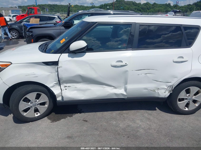 2014 Kia Soul VIN KNDJN2A24E7111439 IAAI salvage auction — LEFT SIDE, Salvage (Missouri), sold $600 on 2026-07-14 (photo 6)