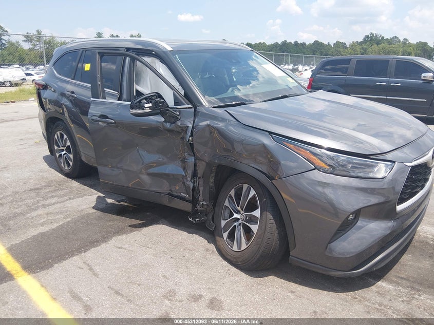2025 Toyota Highlander VIN 5TDKBRCHXSS656280 IAAI salvage auction — RIGHT SIDE, Salvage (South Carolina), sold $17,475 on 2026-07-29 (photo 6)