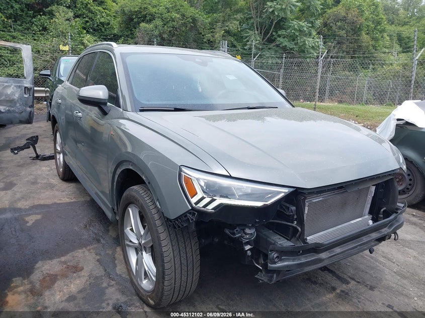 2024 Audi Q3 VIN WA1DECF37R1082607 IAAI salvage auction — FRONT END, Salvage Title, sold $11,950 on 2026-07-09 (photo 1)