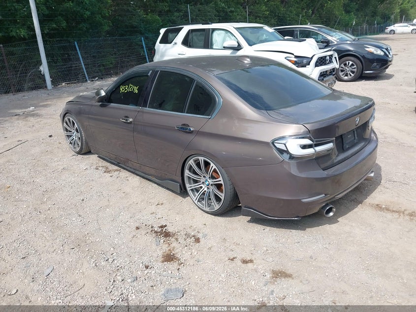 2013 BMW 3er VIN WBA3A5C51DF356939 IAAI salvage auction — FRONT END, Salvage (Indiana), sold $350 on 2026-07-29 (photo 3)