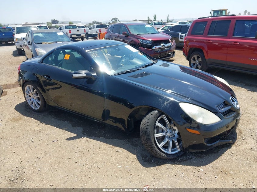 2006 Mercedes-benz Slk-class VIN WDBWK56F96F117898 IAAI salvage auction — RIGHT FRONT, Salvage (California), sold $600 on 2026-08-17 (photo 1)