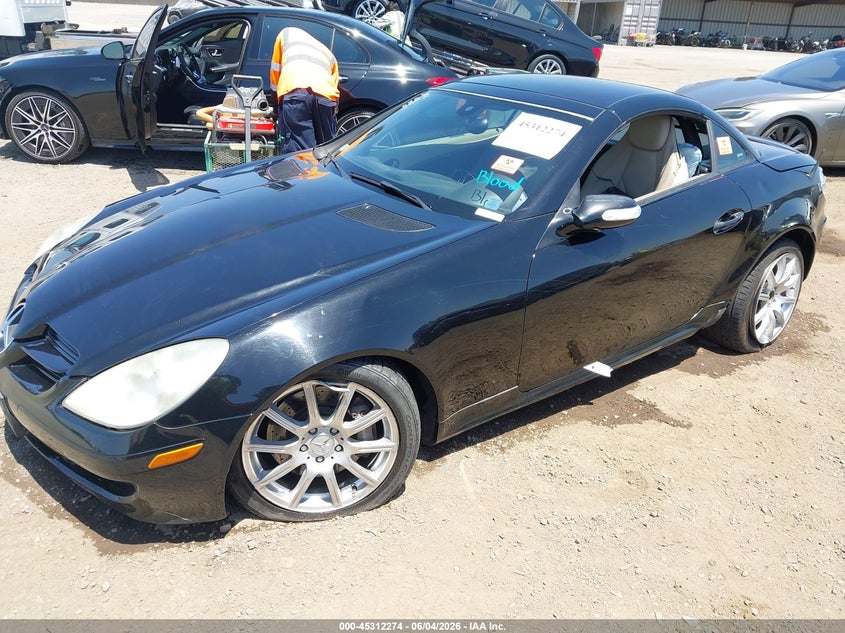 2006 Mercedes-benz Slk-class VIN WDBWK56F96F117898 IAAI salvage auction — RIGHT FRONT, Salvage (California), sold $600 on 2026-08-17 (photo 2)