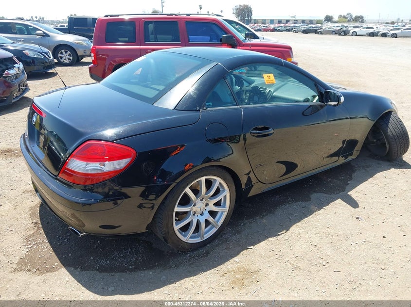 2006 Mercedes-benz Slk-class VIN WDBWK56F96F117898 IAAI salvage auction — RIGHT FRONT, Salvage (California), sold $600 on 2026-08-17 (photo 4)
