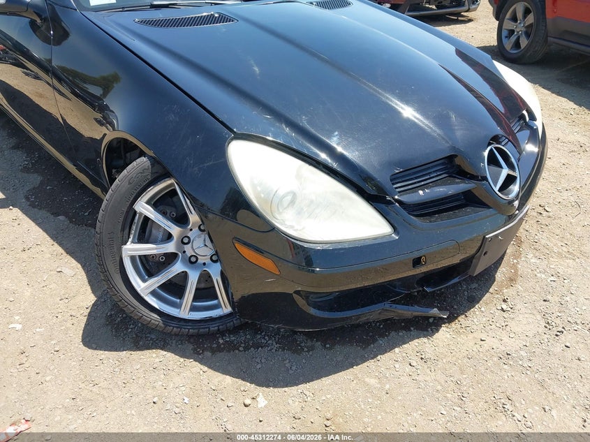 2006 Mercedes-benz Slk-class VIN WDBWK56F96F117898 IAAI salvage auction — RIGHT FRONT, Salvage (California), sold $600 on 2026-08-17 (photo 6)