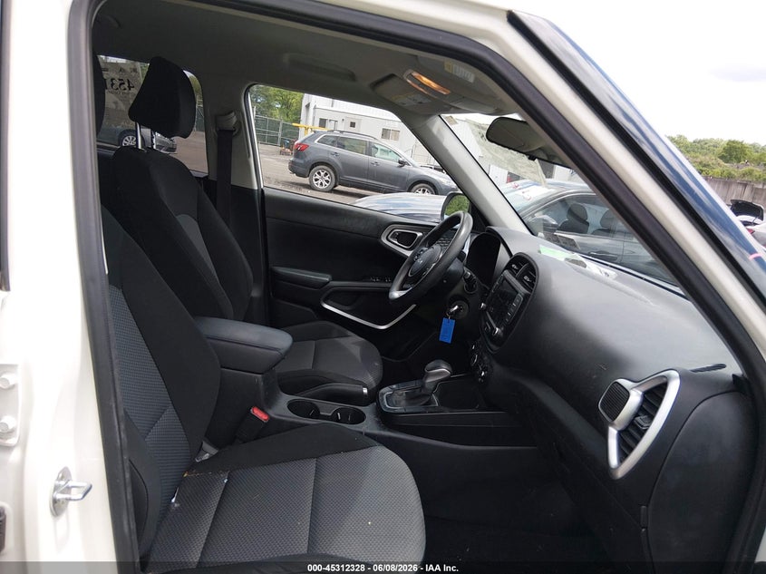 2022 Kia Soul VIN KNDJ23AU3N7167839 IAAI salvage auction — SIDE, Salvage Title, sold $2,500 on 2026-07-09 (photo 5)