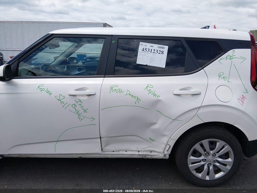 2022 Kia Soul VIN KNDJ23AU3N7167839 IAAI salvage auction — SIDE, Salvage Title, sold $2,500 on 2026-07-09 (photo 6)