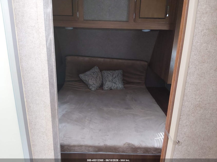 2018 Coachmen Catalina VIN 5ZT2CARB3JU029656 IAAI salvage auction — SIDE, Salvage (Tennessee), sold $3,850 on 2026-07-21 (photo 5)