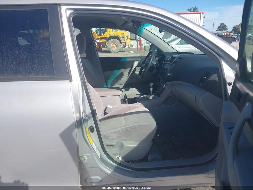 2008 Toyota Highlander VIN JTEES41A882068668 IAAI salvage auction — NORMAL WEAR, Original (Kentucky), sold $1,000 on 2026-07-29 (photo 5)