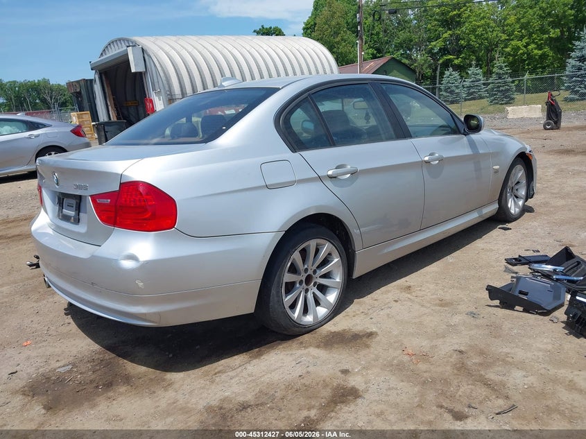 2011 BMW 3 series VIN WBAPK7G53BNN86909 IAAI salvage auction — NORMAL WEAR, Clear (New Jersey), sold $500 on 2026-07-09 (photo 4)