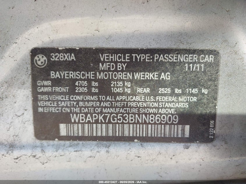 2011 BMW 3 series VIN WBAPK7G53BNN86909 IAAI salvage auction — NORMAL WEAR, Clear (New Jersey), sold $500 on 2026-07-09 (photo 9)
