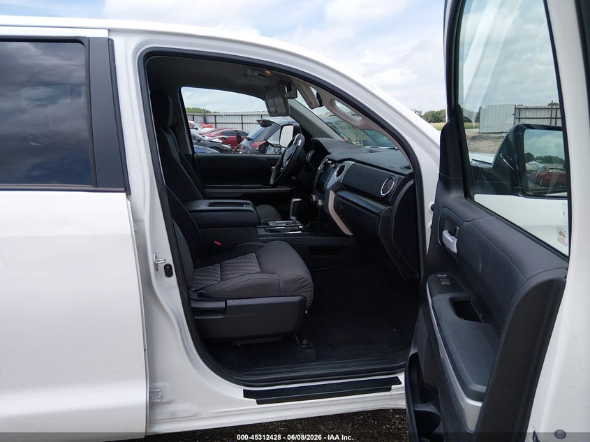 2020 Toyota Tundra VIN 5TFDY5F1XLX948537 IAAI salvage auction — HAIL, Salvage Title, sold $5,100 on 2026-07-30 (photo 5)