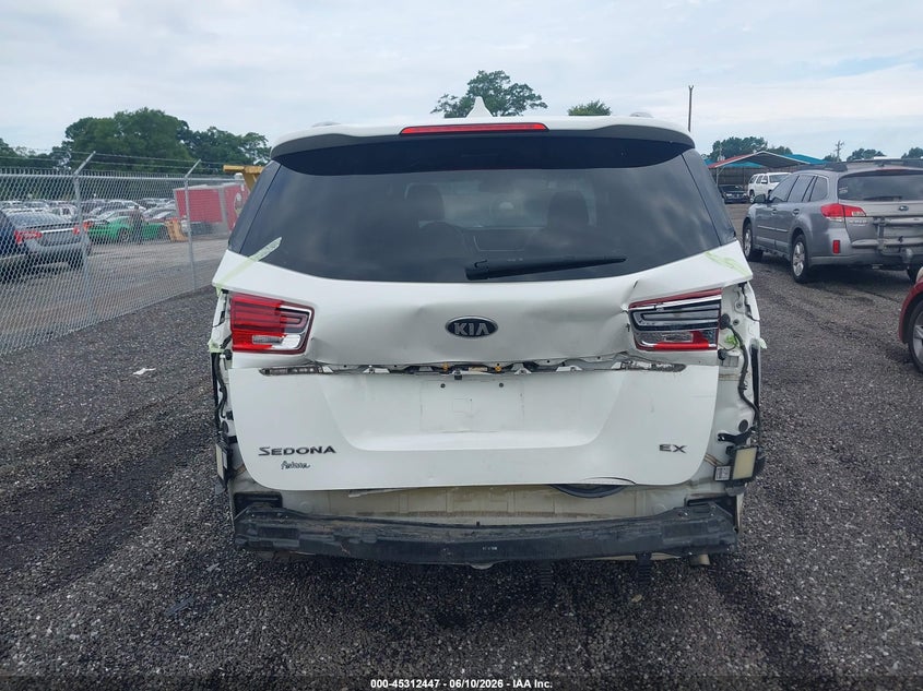 2020 Kia SEDONA VIN KNDMB5C13L6648754 IAAI salvage auction — REAR END, Salvage (South Carolina), sold $3,850 on 2026-07-14 (photo 6)
