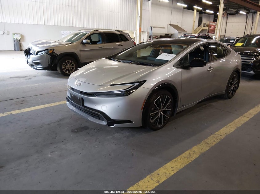 2025 Toyota Prius VIN JTDADABU2S3030763 IAAI salvage auction — SIDE, Salvage (Oregon), sold $10,900 on 2026-08-21 (photo 2)
