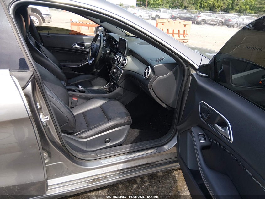 2015 Mercedes-benz Cla-klasse VIN WDDSJ4EB8FN162791 IAAI salvage auction — RIGHT FRONT, Salvage Title, sold $2,400 on 2026-08-15 (photo 5)