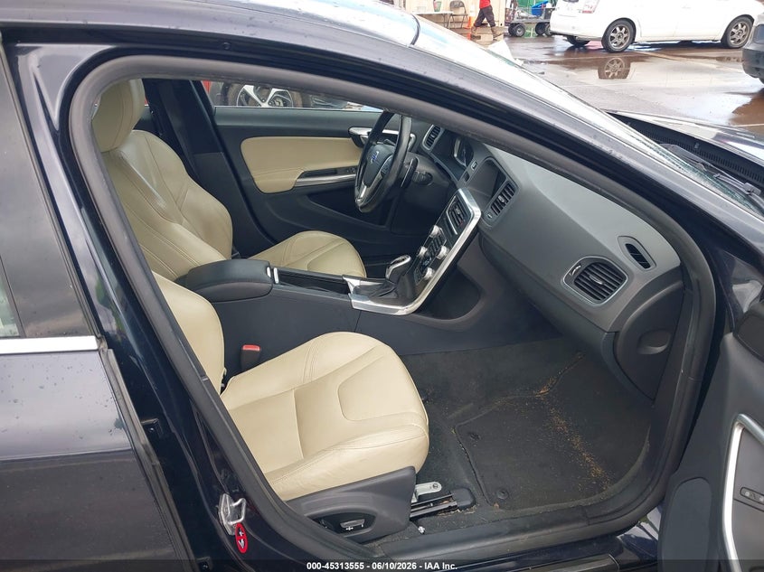 2016 Volvo S60 VIN YV126MFK8G2392824 IAAI salvage auction — NORMAL WEAR, Clear (Hawaii), sold $950 on 2026-08-04 (photo 5)