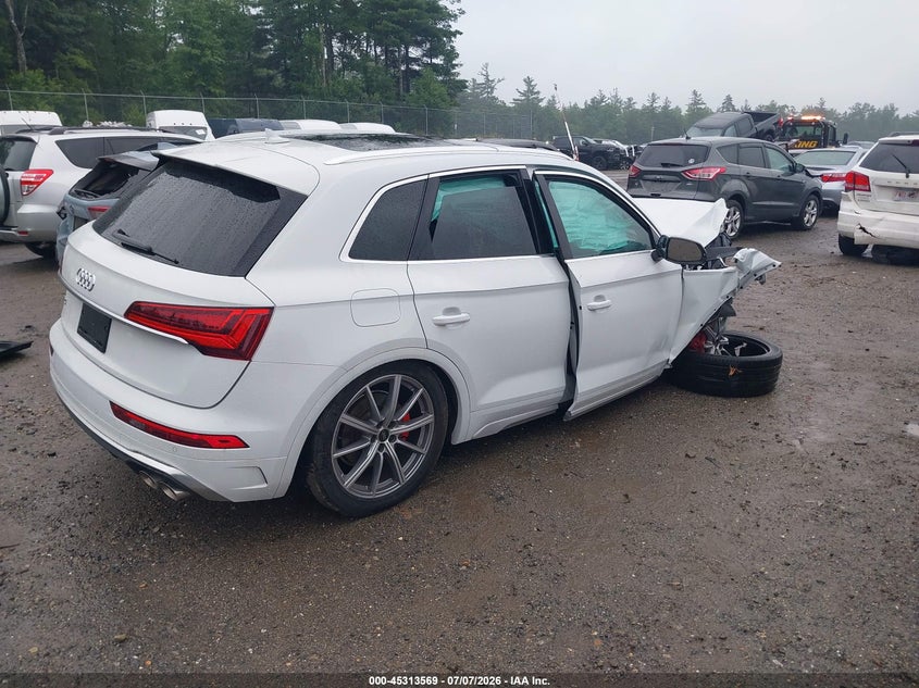2024 Audi Sq5 VIN WA1B4AFY6R2031524 IAAI salvage auction — RIGHT SIDE, Salvage (Massachusetts), sold $425 on 2026-07-24 (photo 4)