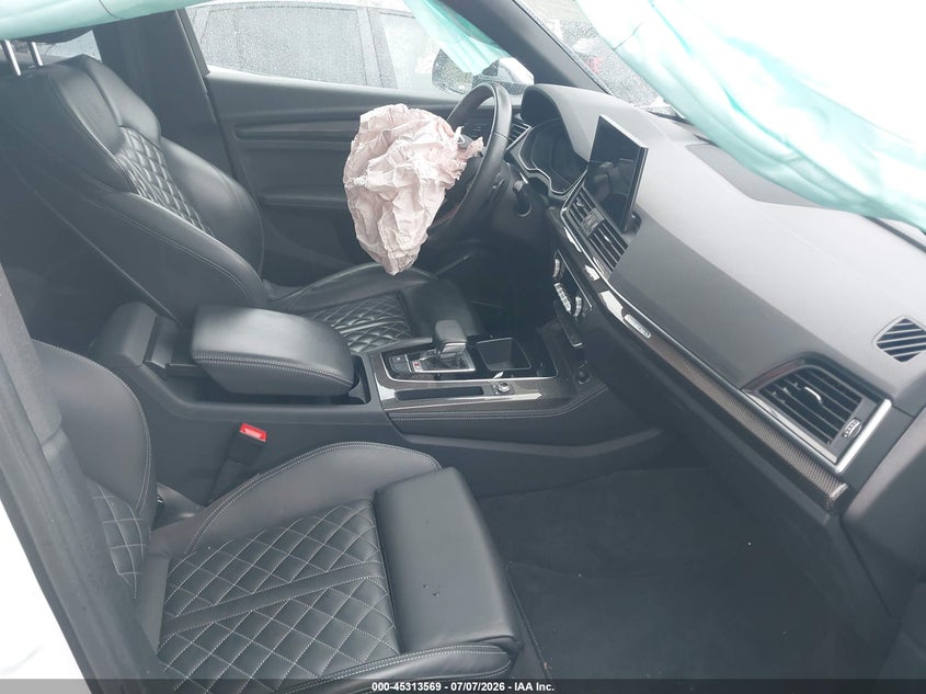 2024 Audi Sq5 VIN WA1B4AFY6R2031524 IAAI salvage auction — RIGHT SIDE, Salvage (Massachusetts), sold $425 on 2026-07-24 (photo 5)