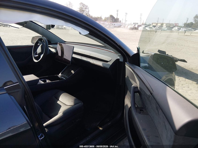2026 Tesla Model y VIN 7SAYGDEDXTF541597 IAAI salvage auction — LEFT FRONT, Salvage Title, sold $25 on 2026-07-29 (photo 5)