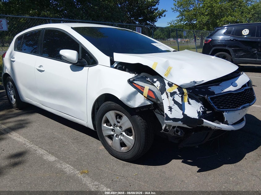 2017 Kia Forte VIN KNAFK5A86H5725541 IAAI salvage auction — FRONT END, Salvage Title, sold $725 on 2026-07-20 (photo 1)