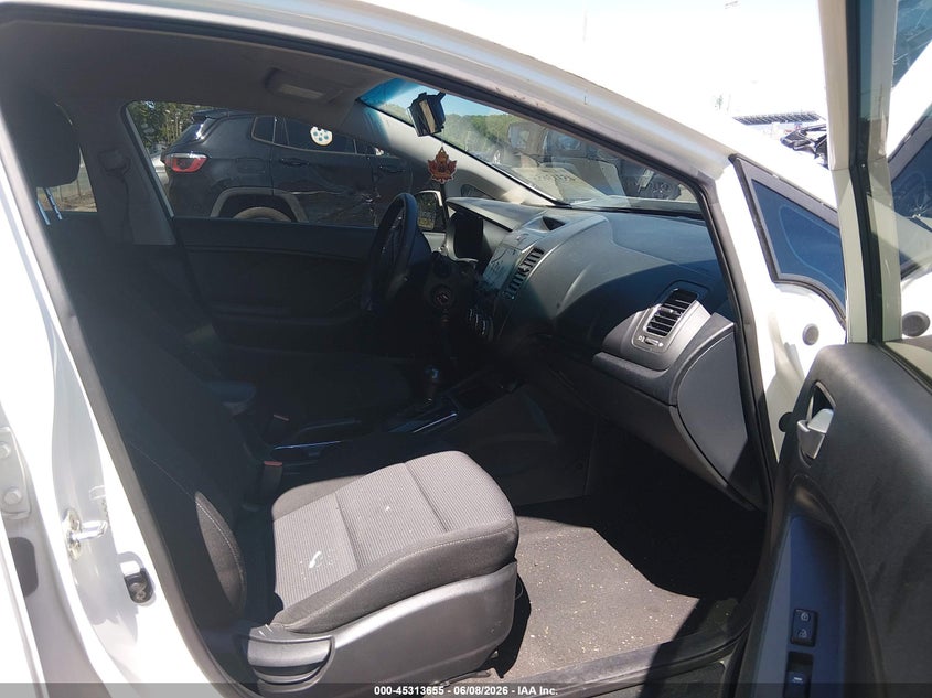 2017 Kia Forte VIN KNAFK5A86H5725541 IAAI salvage auction — FRONT END, Salvage Title, sold $725 on 2026-07-20 (photo 5)