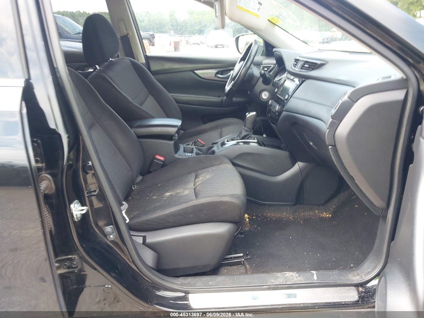 2019 Nissan Rogue VIN JN8AT2MT0KW266652 IAAI salvage auction — REAR END, Salvage Title, sold $2,550 on 2026-07-17 (photo 5)
