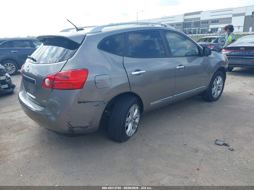 2015 Nissan Rogue VIN JN8AS5MV8FW252204 IAAI salvage auction — FRONT & REAR, Salvage Title, sold $450 on 2026-07-07 (photo 4)