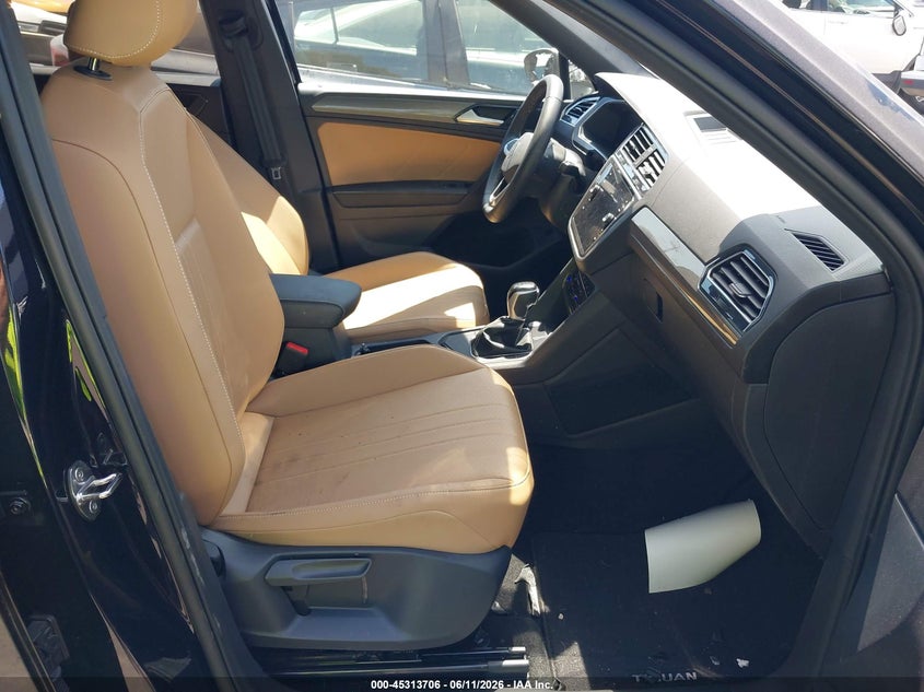 2024 Volkswagen Tiguan VIN 3VVNB7AX8RM075514 IAAI salvage auction — LEFT FRONT, Salvage Title, sold $8,400 on 2026-07-18 (photo 5)