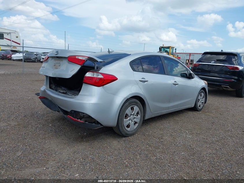 2016 Kia Forte VIN KNAFX4A67G5551407 IAAI salvage auction — REAR END, Salvage Title, sold $1,000 on 2026-07-21 (photo 4)
